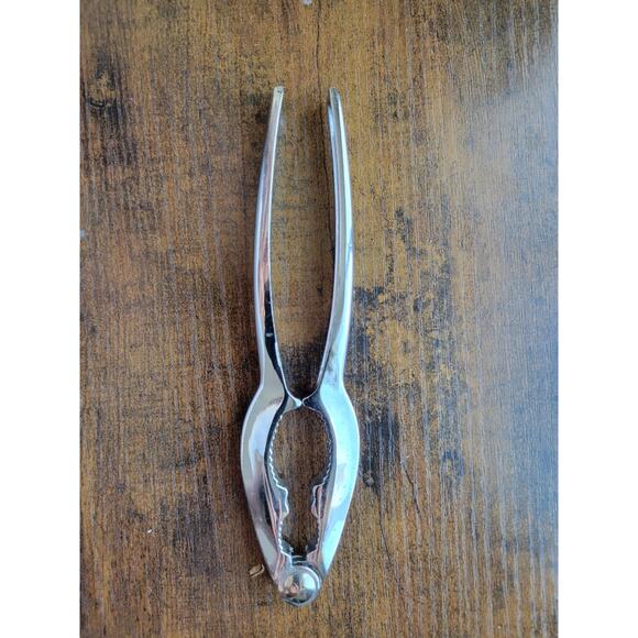 Vintage Chefmate Stainless Steel Nut/Seafood/Crab/Lobster/shell Cracker - Picture 1 of 6
